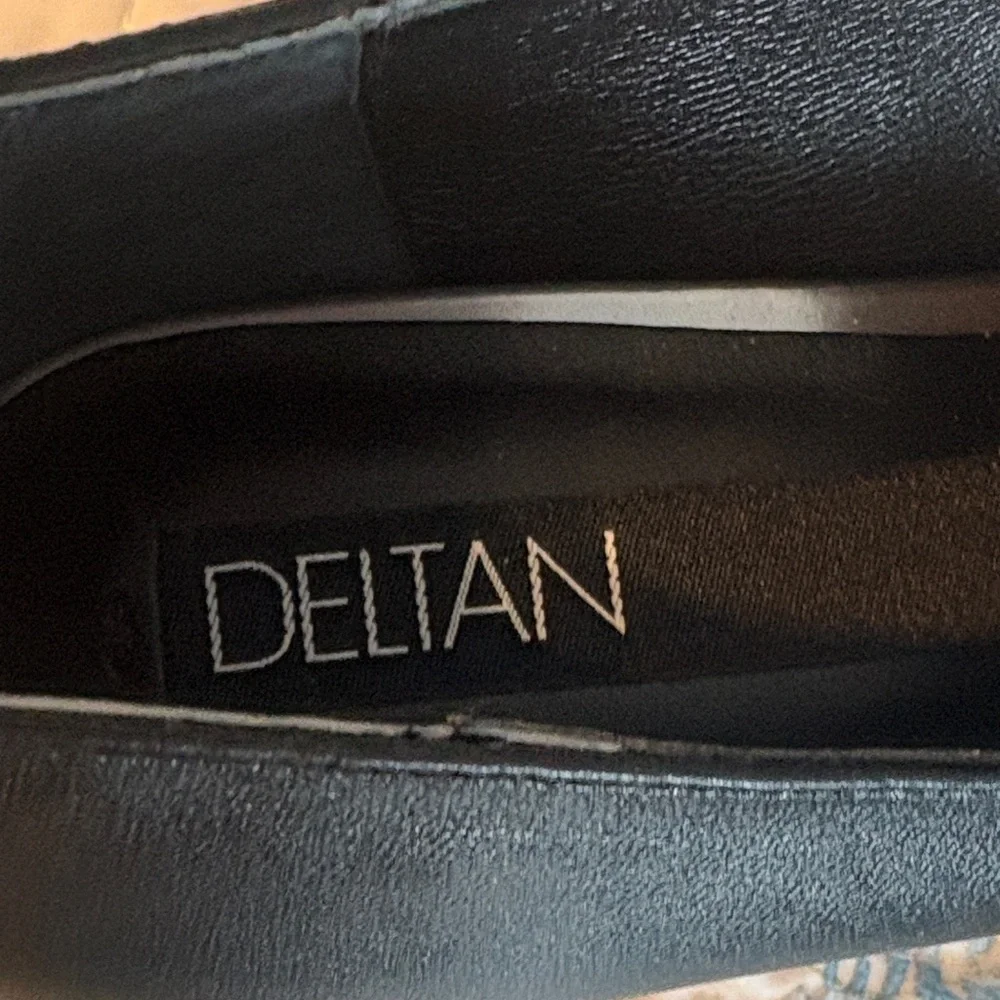 Deltan Classic Black Women's Heeled Loafers Size 8 - Picture 9 of 10
